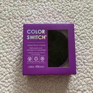 Vera Mona Color Switch